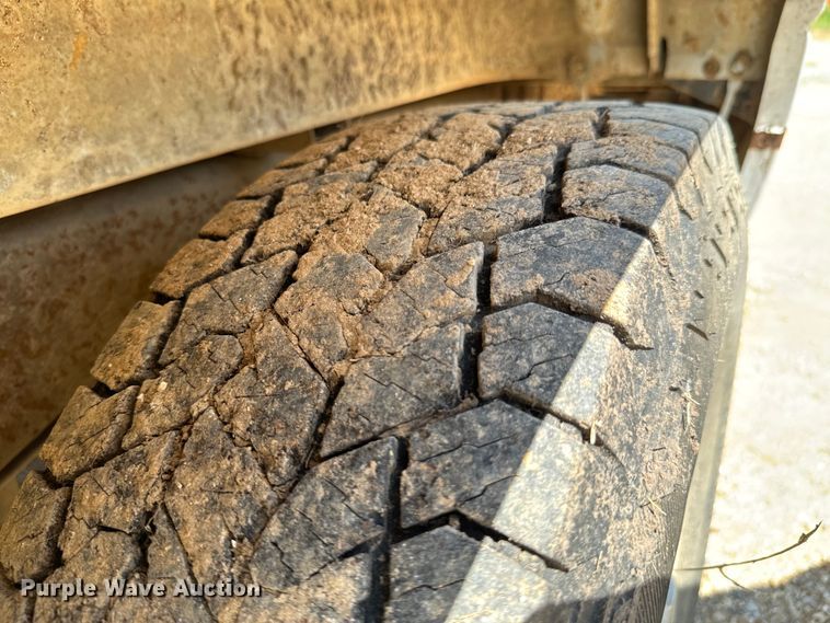 image for item DX0913 2004 Chevrolet Silverado 1500 pickup truck