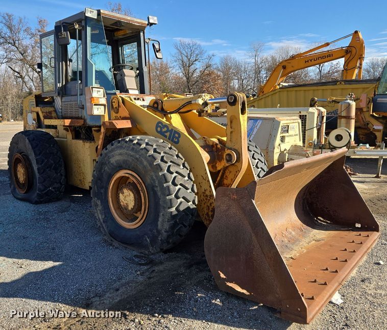 image for item EE8651 1997 Case  621B wheel loader