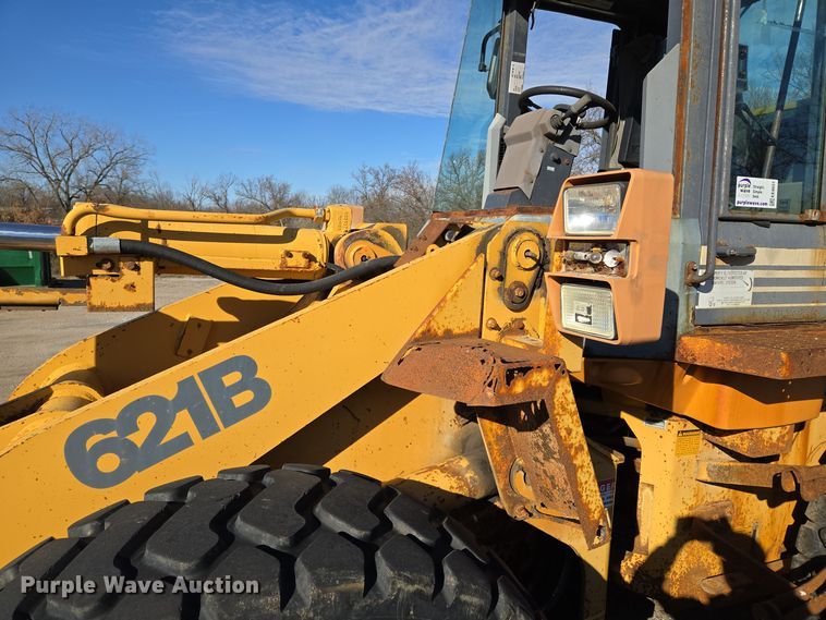 image for item EE8651 1997 Case  621B wheel loader