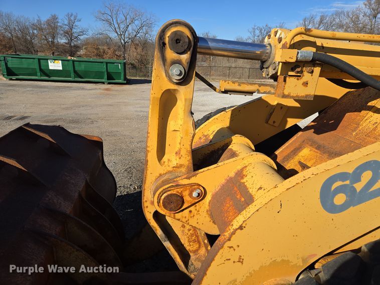 image for item EE8651 1997 Case  621B wheel loader