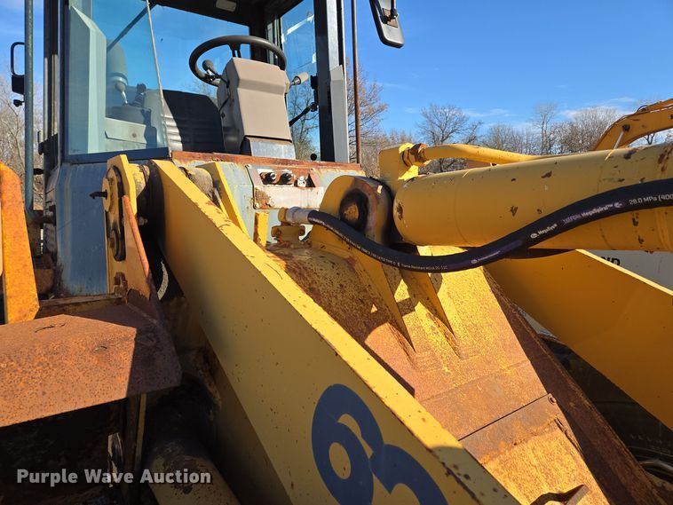 image for item EE8651 1997 Case  621B wheel loader
