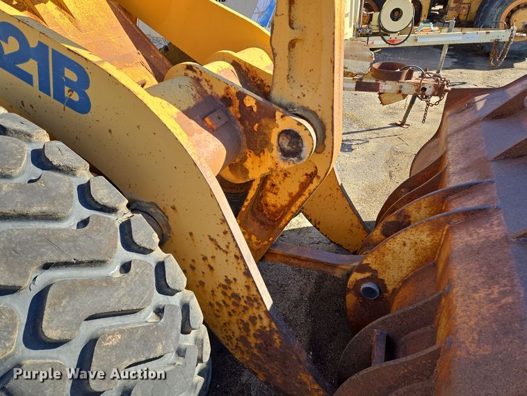 image for item EE8651 1997 Case  621B wheel loader