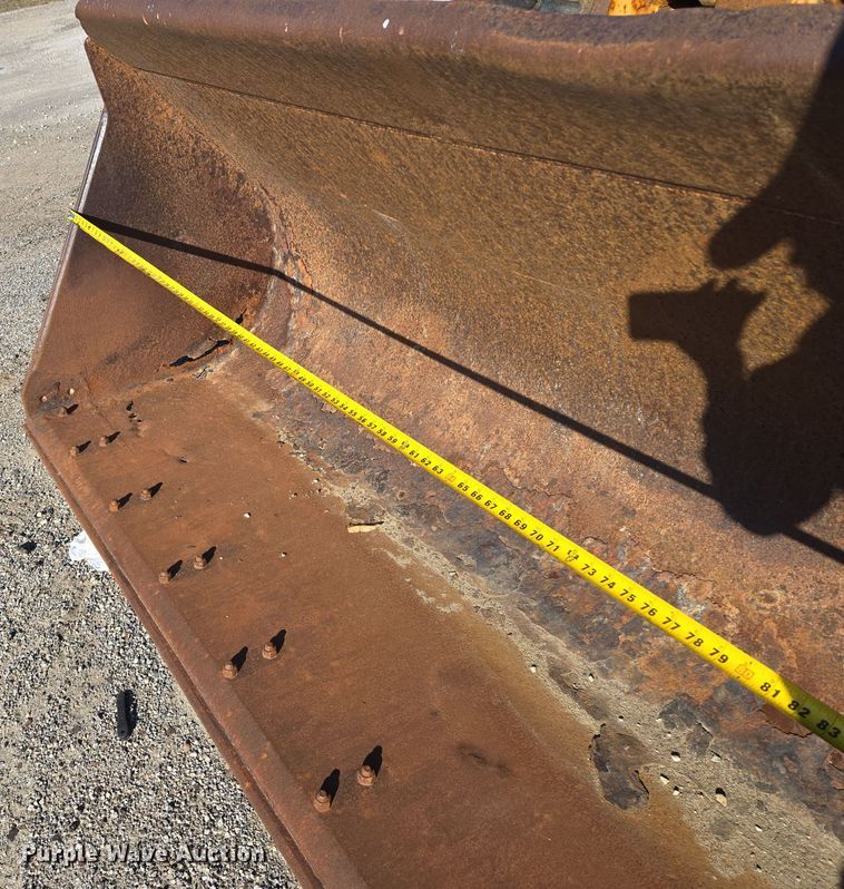 image for item EE8651 1997 Case  621B wheel loader