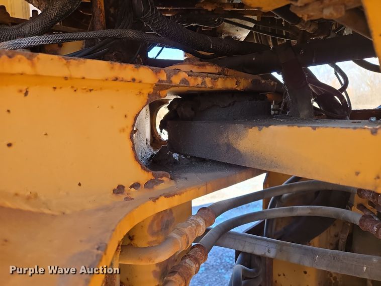 image for item EE8651 1997 Case  621B wheel loader