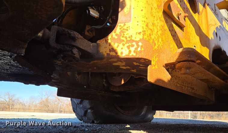 image for item EE8651 1997 Case  621B wheel loader