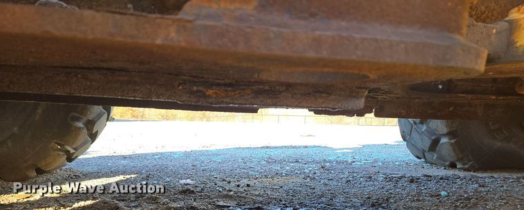 image for item EE8651 1997 Case  621B wheel loader