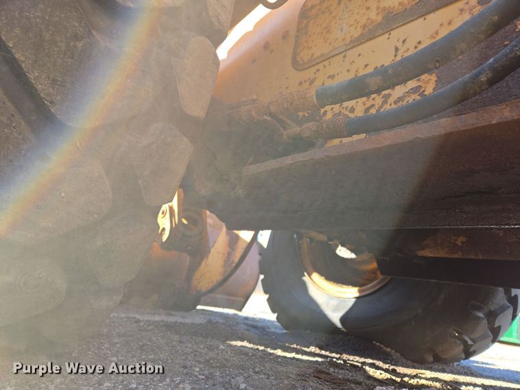 image for item EE8651 1997 Case  621B wheel loader