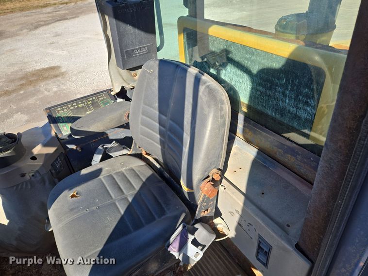 image for item EE8651 1997 Case  621B wheel loader