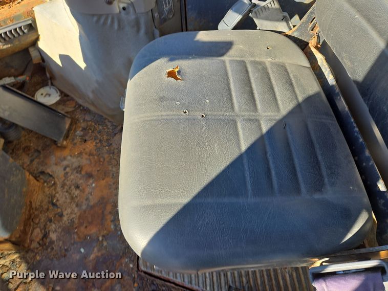 image for item EE8651 1997 Case  621B wheel loader