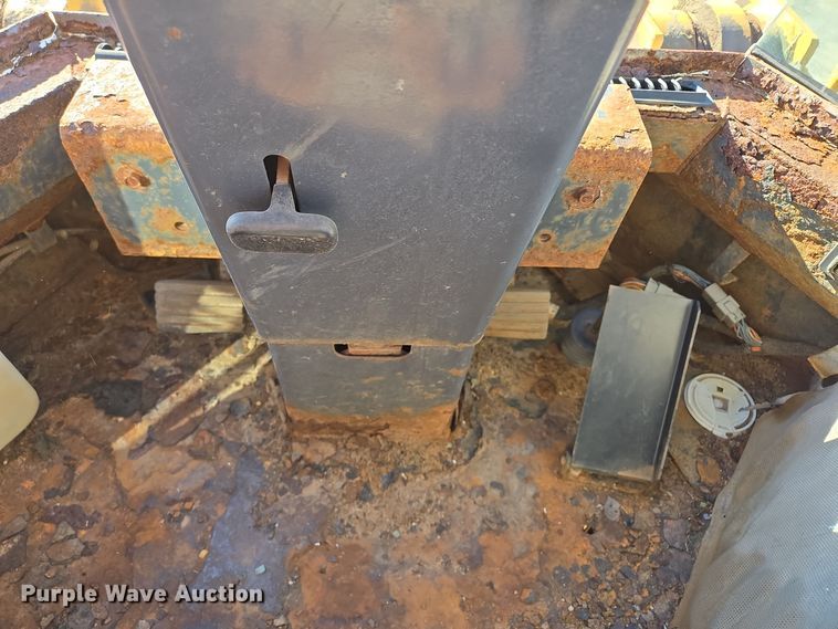 image for item EE8651 1997 Case  621B wheel loader