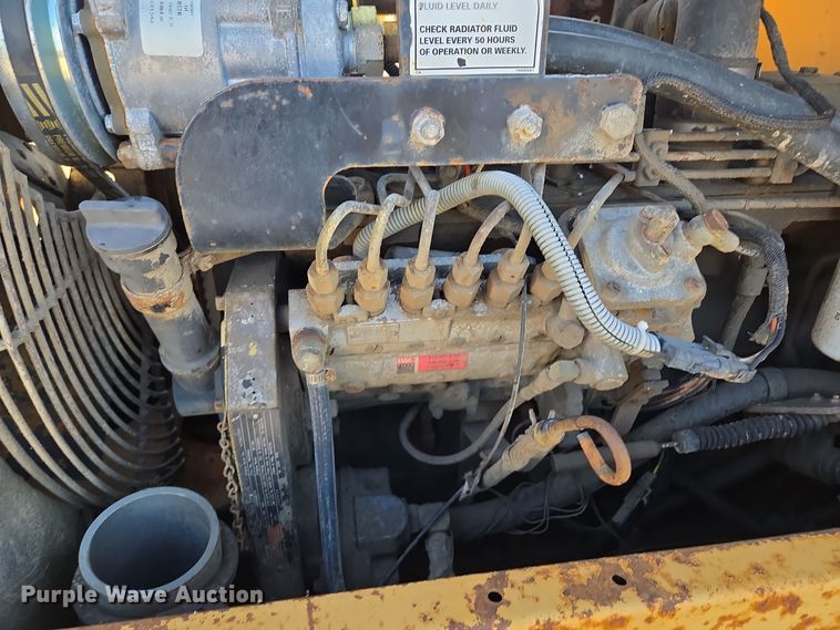 image for item EE8651 1997 Case  621B wheel loader