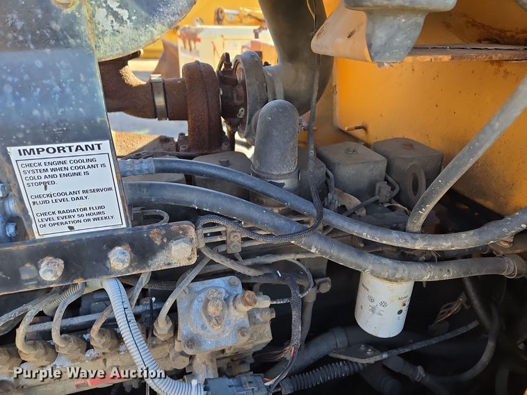 image for item EE8651 1997 Case  621B wheel loader