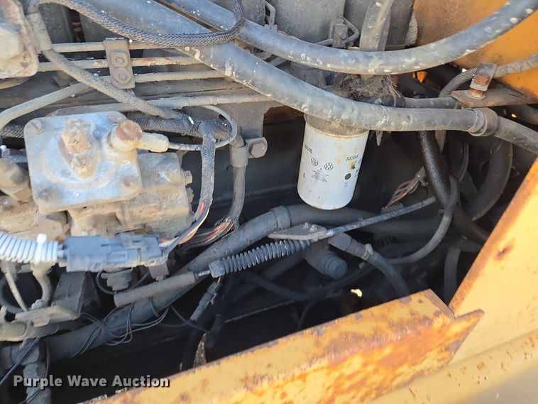 image for item EE8651 1997 Case  621B wheel loader