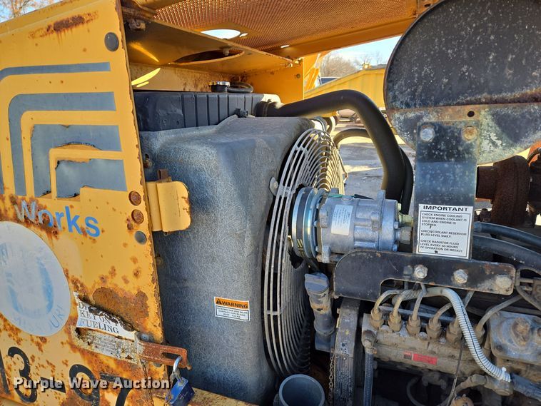 image for item EE8651 1997 Case  621B wheel loader