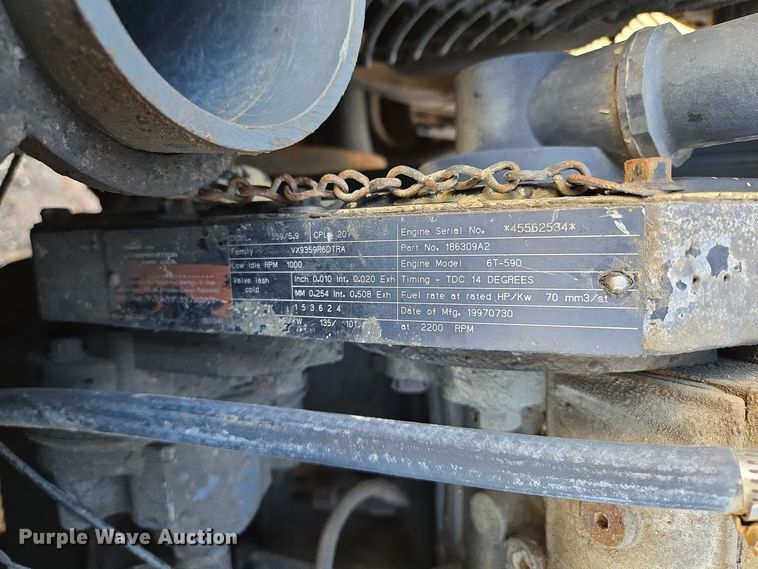 image for item EE8651 1997 Case  621B wheel loader