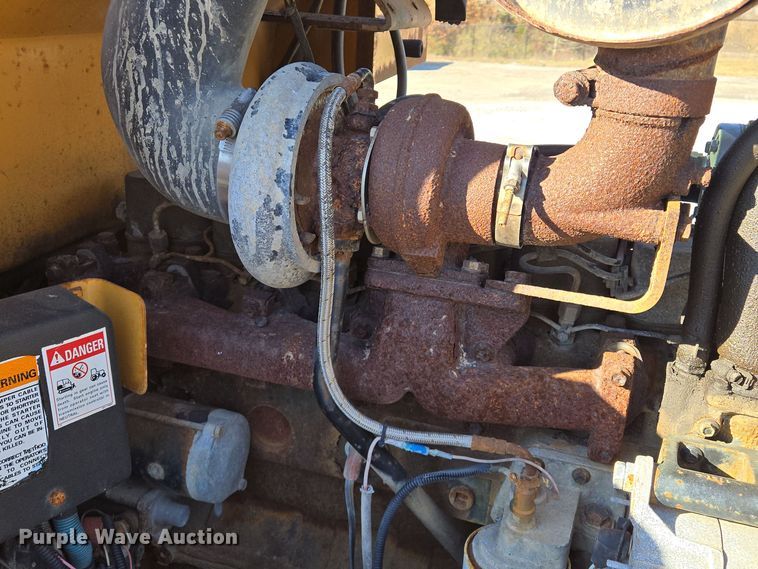 image for item EE8651 1997 Case  621B wheel loader