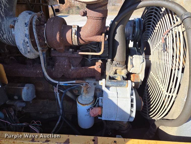 image for item EE8651 1997 Case  621B wheel loader