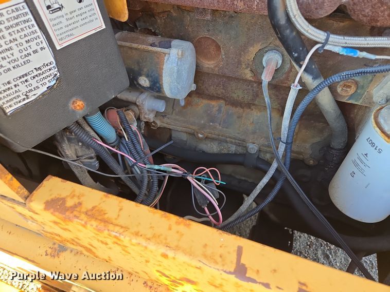 image for item EE8651 1997 Case  621B wheel loader