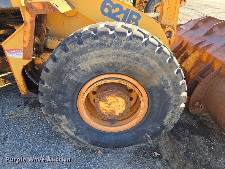 image for item EE8651 1997 Case  621B wheel loader