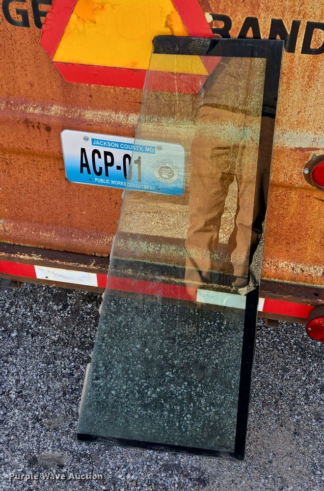 image for item EE8651 1997 Case  621B wheel loader