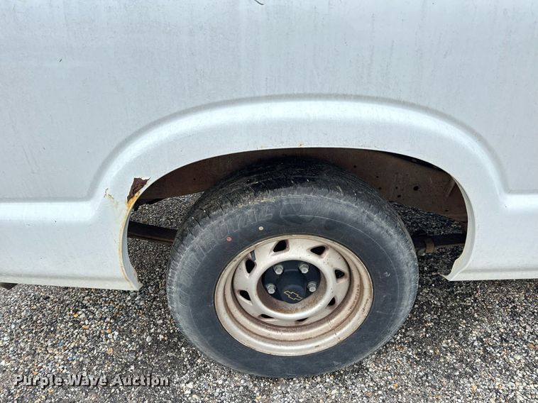 image for item EH7417 2003 Chevrolet S10 pickup truck