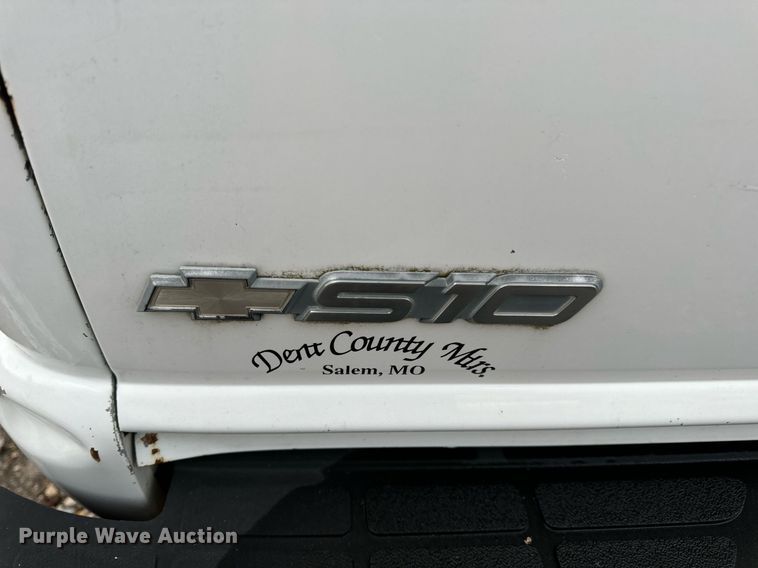 image for item EH7417 2003 Chevrolet S10 pickup truck