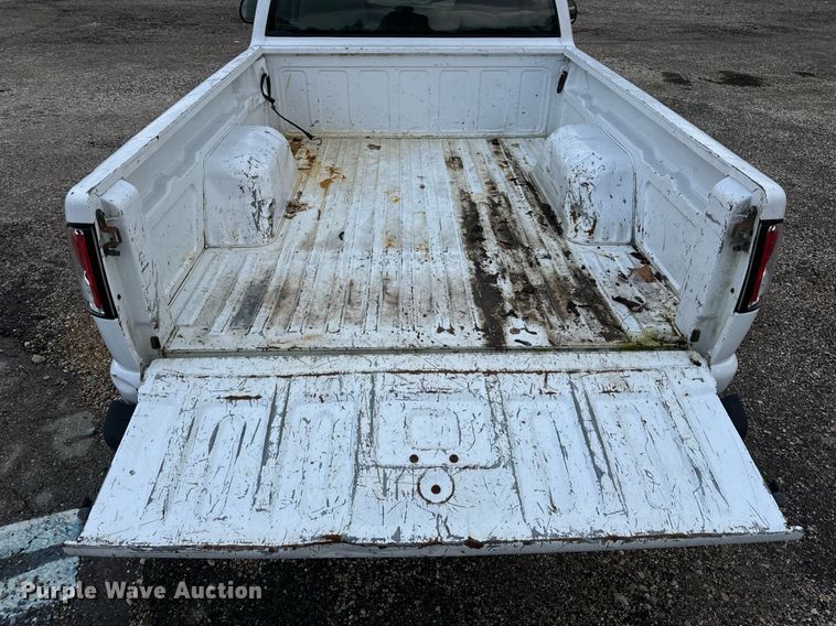 image for item EH7417 2003 Chevrolet S10 pickup truck