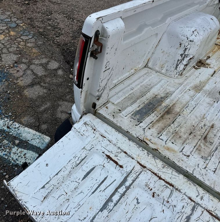 image for item EH7417 2003 Chevrolet S10 pickup truck