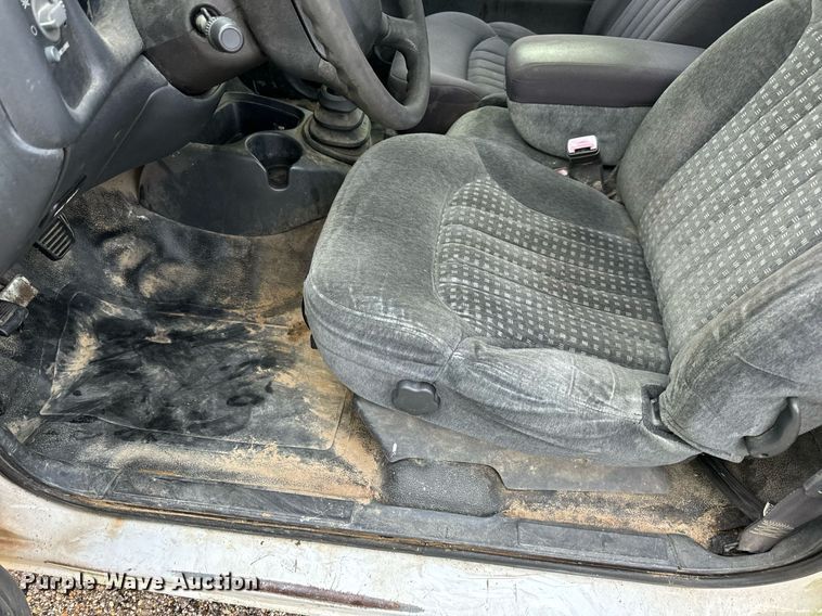 image for item EH7417 2003 Chevrolet S10 pickup truck