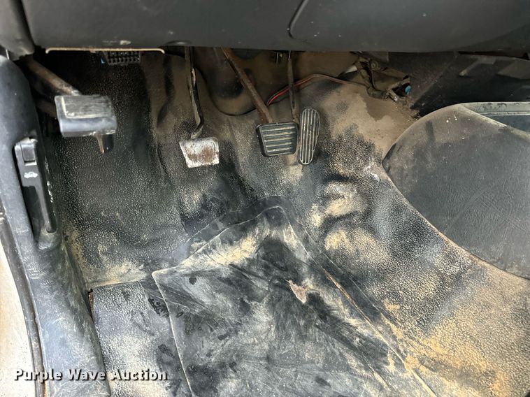 image for item EH7417 2003 Chevrolet S10 pickup truck