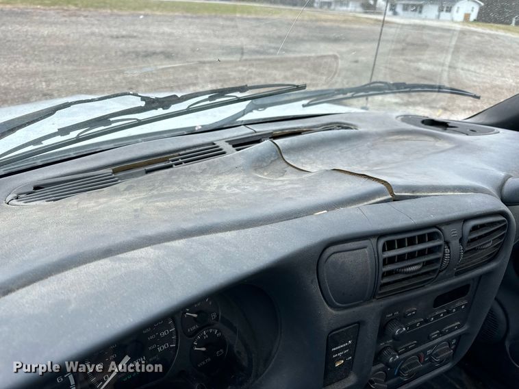 image for item EH7417 2003 Chevrolet S10 pickup truck