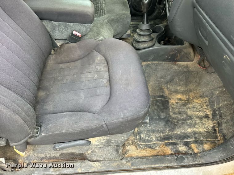 image for item EH7417 2003 Chevrolet S10 pickup truck