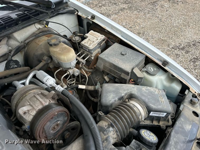 image for item EH7417 2003 Chevrolet S10 pickup truck