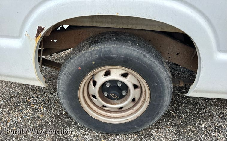 image for item EH7417 2003 Chevrolet S10 pickup truck