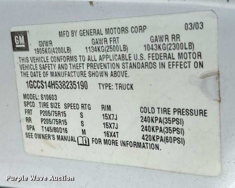 image for item EH7417 2003 Chevrolet S10 pickup truck