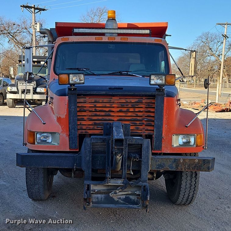 image for item EI8664 1991 International 4900 dump truck