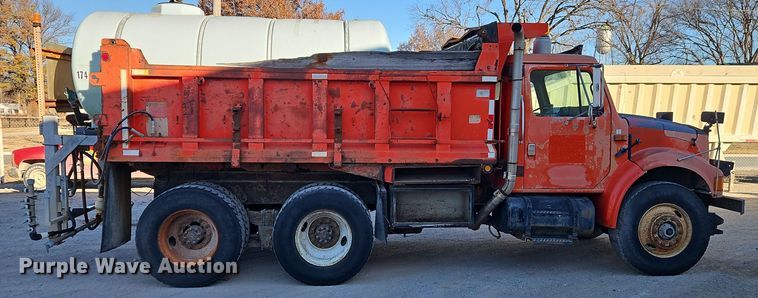 image for item EI8664 1991 International 4900 dump truck