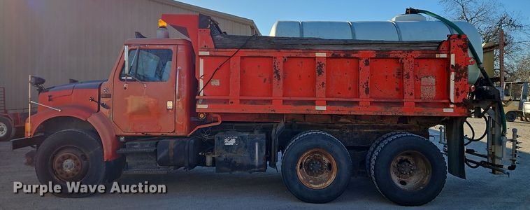 image for item EI8664 1991 International 4900 dump truck