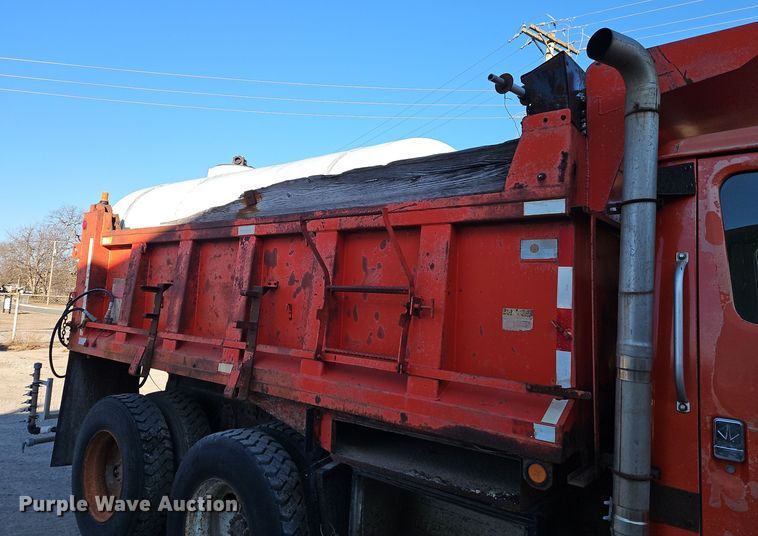 image for item EI8664 1991 International 4900 dump truck