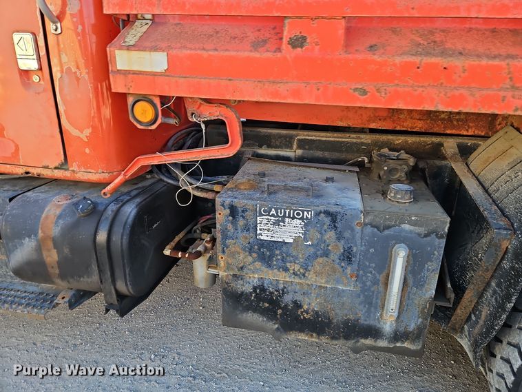 image for item EI8664 1991 International 4900 dump truck
