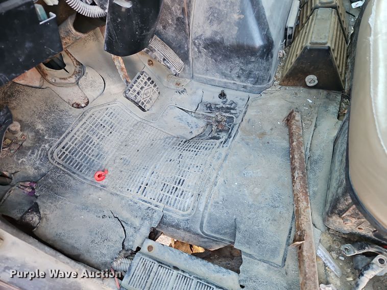 image for item EI8664 1991 International 4900 dump truck