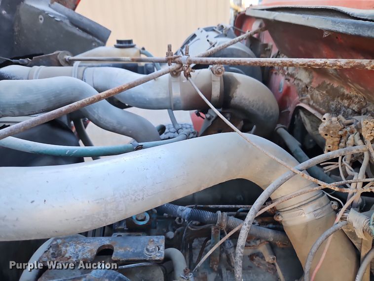 image for item EI8664 1991 International 4900 dump truck