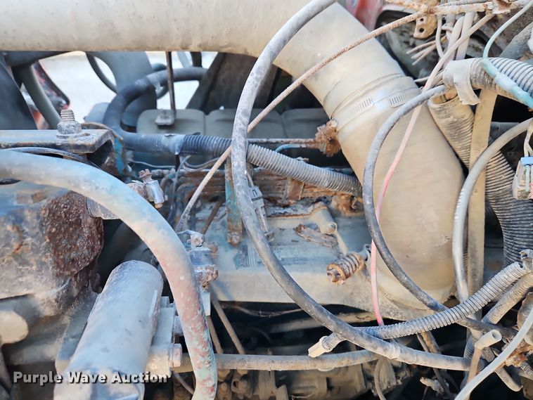 image for item EI8664 1991 International 4900 dump truck