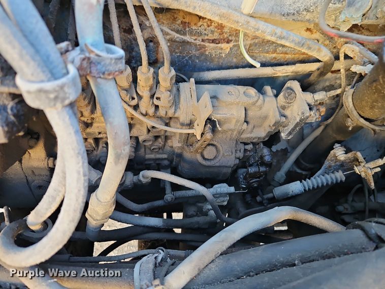image for item EI8664 1991 International 4900 dump truck