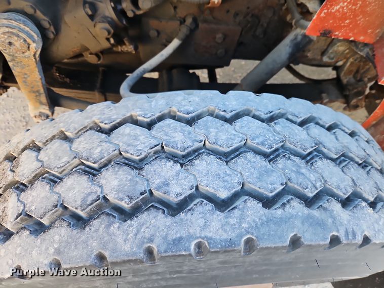 image for item EI8664 1991 International 4900 dump truck