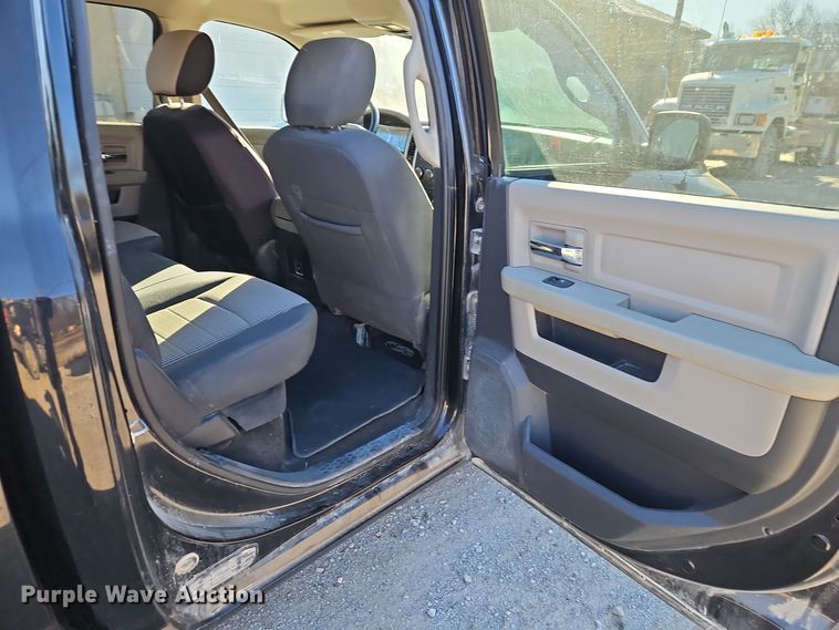 image for item EI8666 2012 Dodge Ram 1500 Crew Cab pickup truck