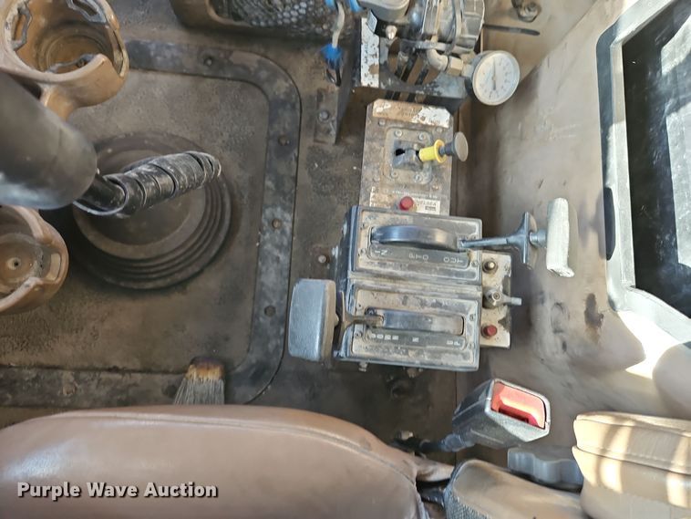 image for item EI8668 2004 Mack CV713 Granite dump truck