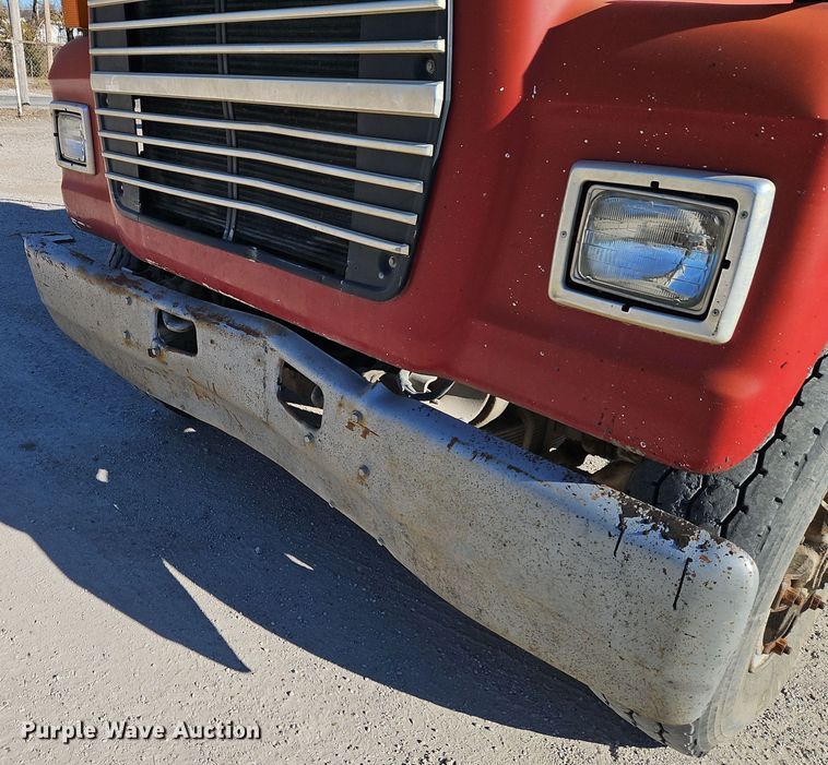 image for item EI8669 1991 Ford L8000 dump truck