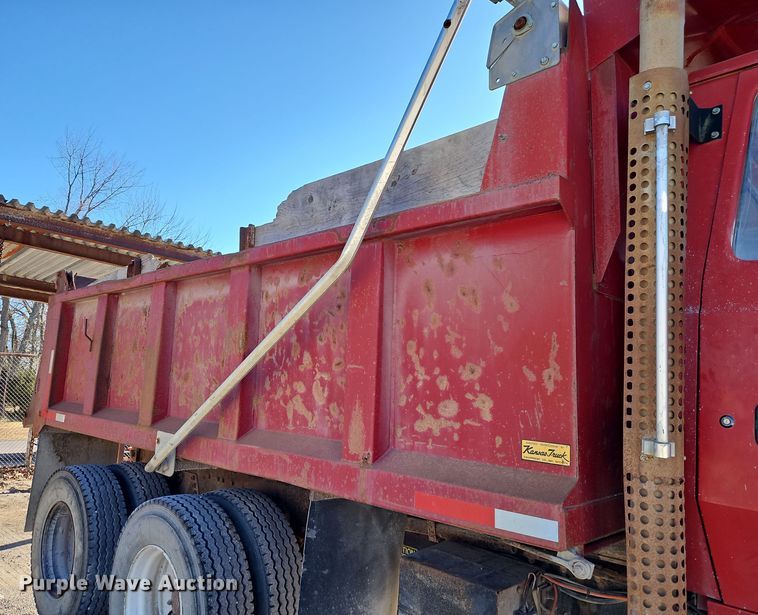 image for item EI8669 1991 Ford L8000 dump truck
