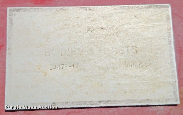 image for item EI8669 1991 Ford L8000 dump truck